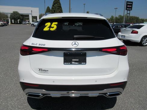 Used 2025 Mercedes-Benz GLC 300 image 6