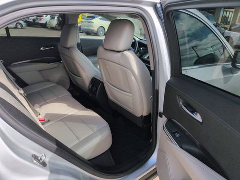 Used 2021 Cadillac XT4 Luxury w/ Cold Weather Package AWD/4WD image 20