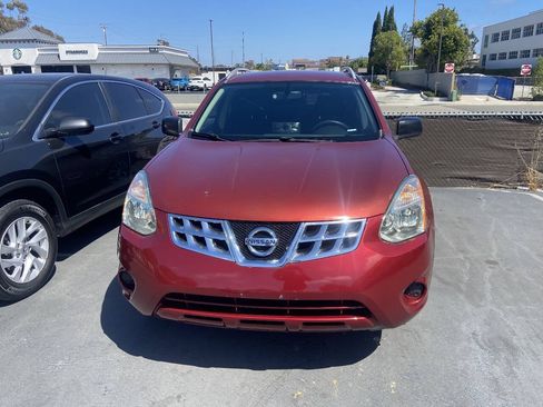 Used 2015 Nissan Rogue S w/ Convenience Package AWD/4WD image 3