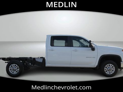 Used 2025 Chevrolet Silverado 2500 LT w/ Convenience Package AWD/4WD image 7