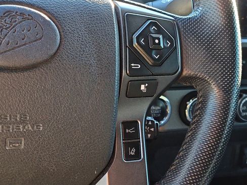 Used 2019 Toyota Tacoma TRD Sport image 21