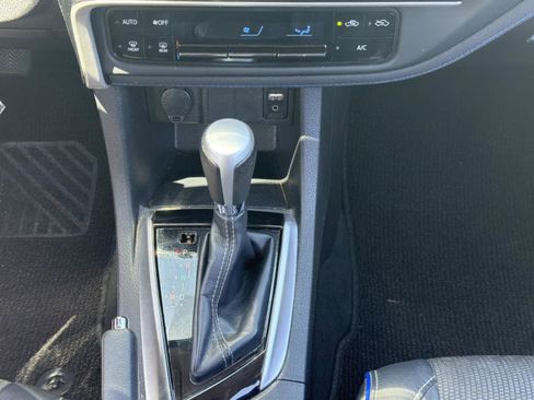 Used 2019 Toyota Corolla SE FWD image 11