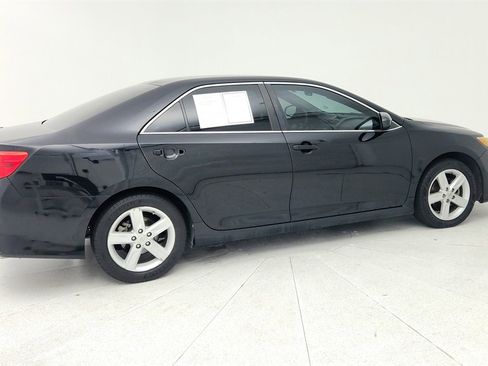 Used 2013 Toyota Camry SE image 7