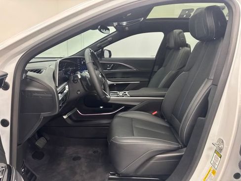 Used 2024 Cadillac Lyriq Luxury RWD image 23