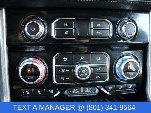 Used 2024 GMC Yukon XL Denali image 30