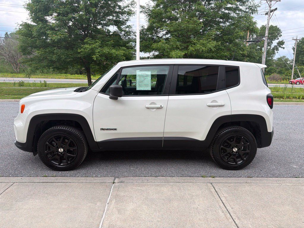 Used 2023 Jeep Renegade Latitude AWD/4WD image 4