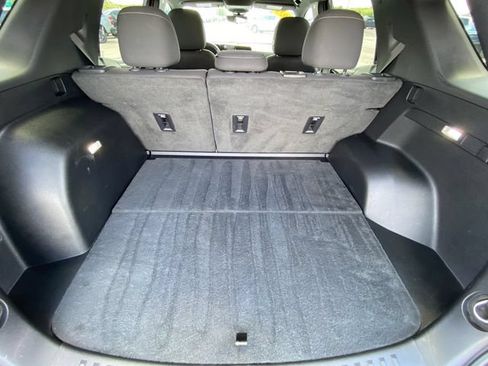 Used 2025 Chevrolet Equinox LT w/ Safety and Technology Package FWD image 16