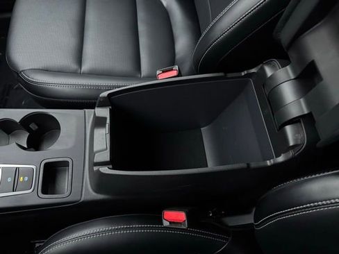 Certified 2025 Ford Escape Platinum image 18