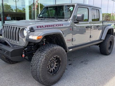Used 2023 Jeep Gladiator Rubicon w/ Cold Weather Group AWD/4WD image 1