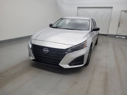 Used 2024 Nissan Altima 2.5 S FWD image 15