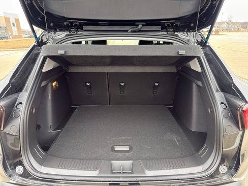 Used 2025 Chevrolet Trax LT w/ Driver Confidence Package image 37