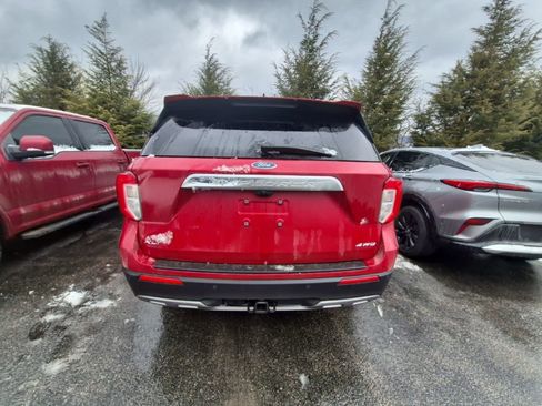 Used 2022 Ford Explorer XLT w/ Equipment Group 202A image 6