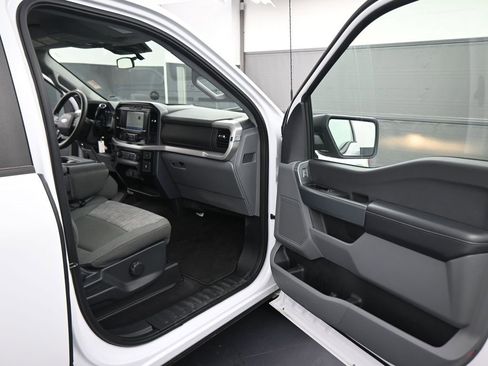 Used 2023 Ford F150 XLT image 41