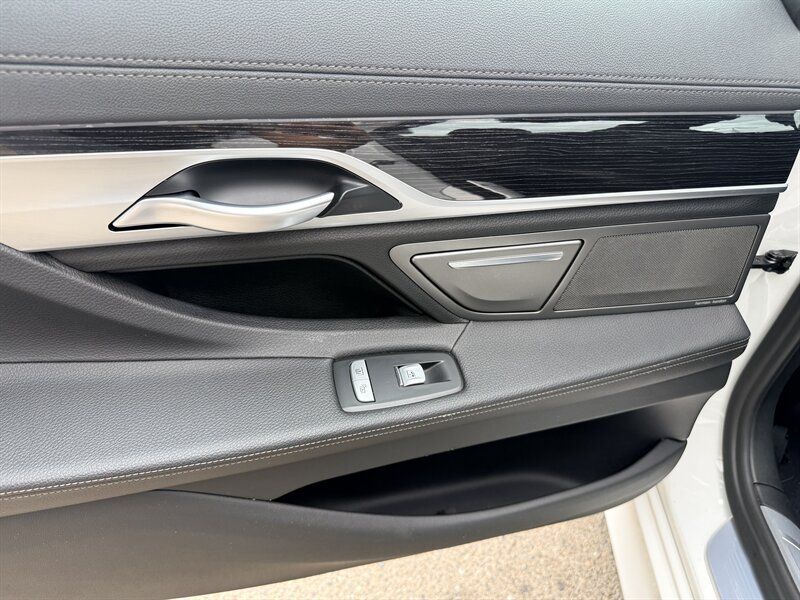 Used 2019 BMW 740i w/ M Sport Package RWD image 24
