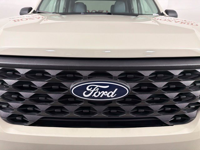 Used 2025 Ford Maverick XLT FWD image 4