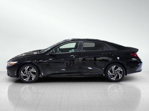 Certified 2025 Hyundai Elantra Sport FWD image 4