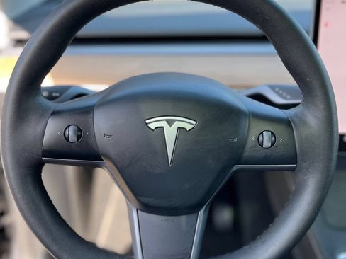 Used 2023 Tesla Model Y AWD image 16