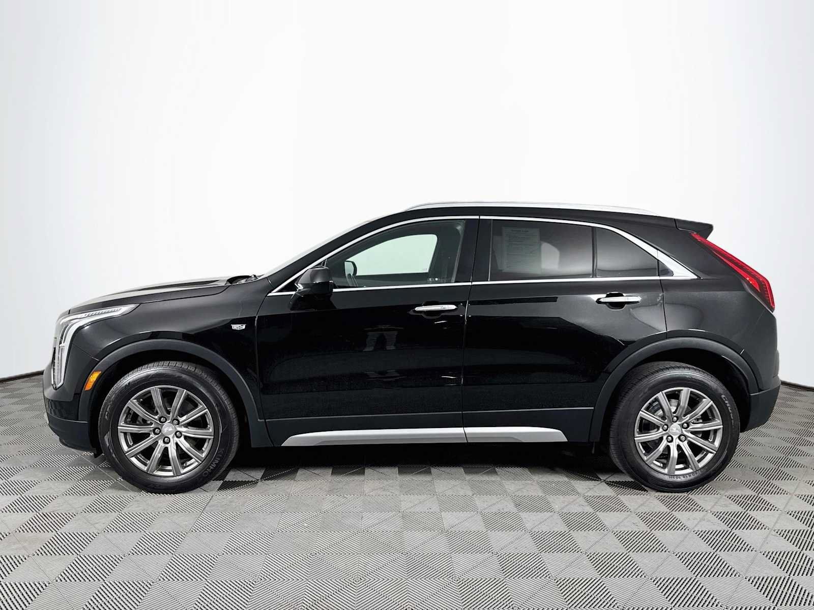 Used 2019 Cadillac XT4 Premium Luxury AWD/4WD image 8