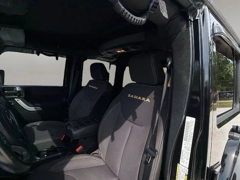 Used 2013 Jeep Wrangler Unlimited Sahara w/ Connectivity Group AWD/4WD image 11
