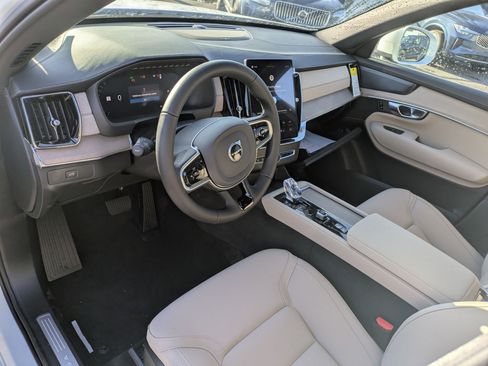 New 2026 Volvo XC90 B6 Plus w/ Protection Package Premier image 12