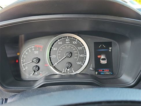 Used 2022 Toyota Corolla LE image 18