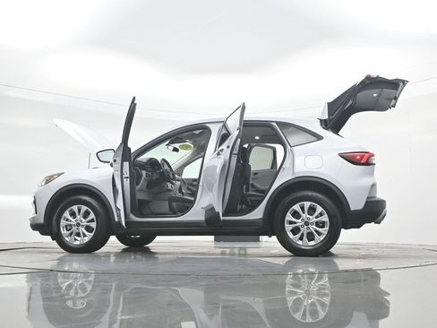 Used 2025 Ford Escape Active w/ Cold Weather Package AWD/4WD image 40