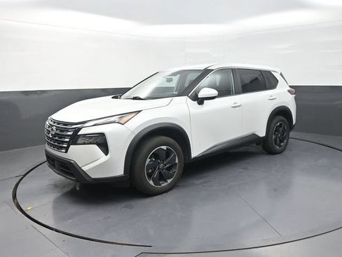 Used 2024 Nissan Rogue SV FWD image 3