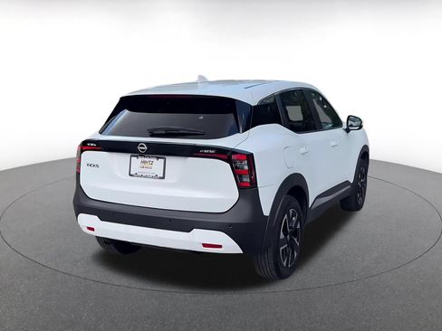 Used 2025 Nissan Kicks SV AWD/4WD image 11