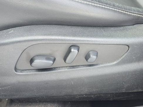 Used 2022 Cadillac XT4 Premium Luxury image 13