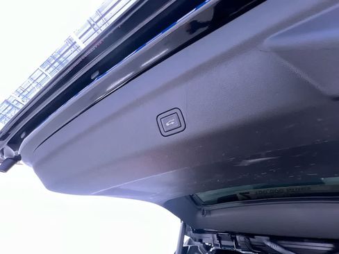 Used 2023 Chevrolet Tahoe Z71 w/ Luxury Package AWD/4WD image 45