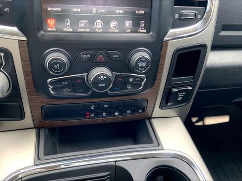 Used 2017 RAM 1500 Laramie image 30