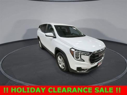 Used 2023 GMC Terrain SLE image 2