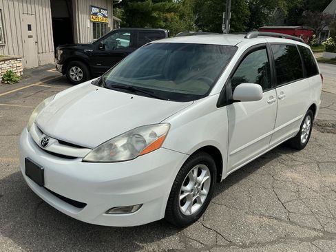 Used 2006 Toyota Sienna XLE w/ XLE Pkg 5 FWD image 8