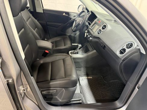 Used 2010 Volkswagen Tiguan Wolfsburg Edition AWD/4WD image 12