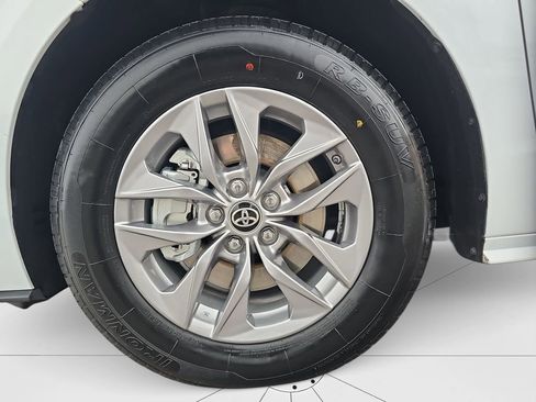 Certified 2025 Toyota Sienna LE image 23