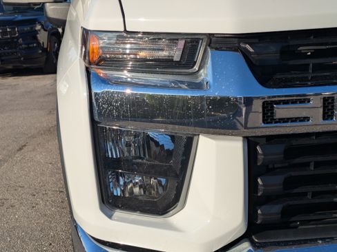 Used 2022 Chevrolet Silverado 3500 LT w/ Convenience Package image 10