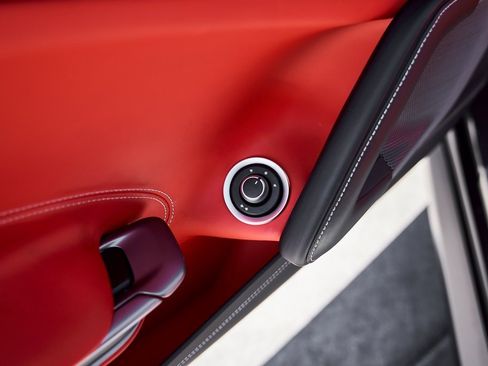 Used 2020 Ferrari GTC4Lusso V12 image 38