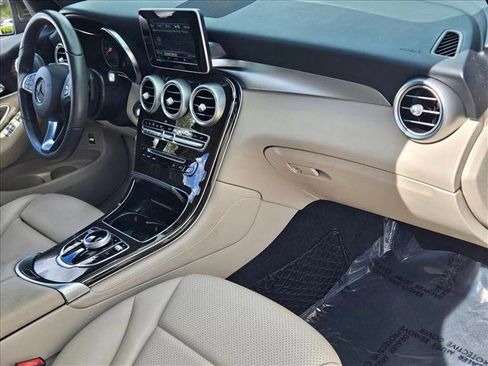 Used 2018 Mercedes-Benz GLC 300 GLC 300 image 19
