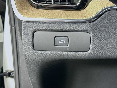 New 2026 Volvo XC60 B5 Core image 10