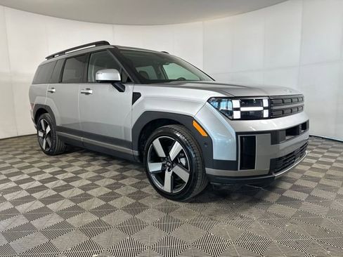 Used 2024 Hyundai Santa Fe Limited image 2