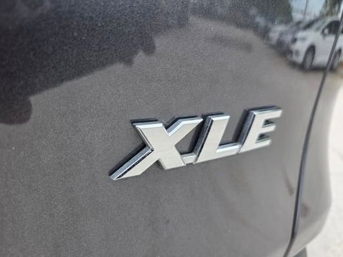 Used 2023 Toyota RAV4 XLE Premium image 28