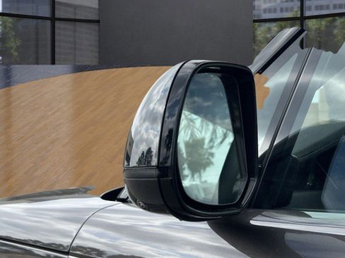 New 2025 Land Rover Range Rover SE image 15