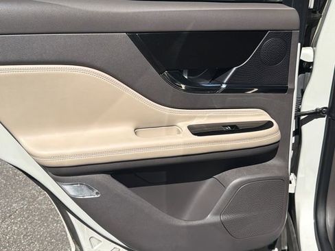 Used 2024 Lincoln Corsair Grand Touring image 24