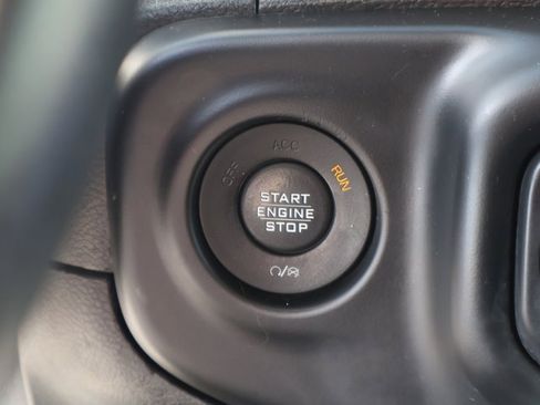 Used 2018 Jeep Wrangler Unlimited Sport S image 35