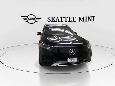 Used 2024 Mercedes-Benz EQB 300 4MATIC image 3