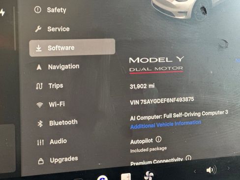 Used 2022 Tesla Model Y Performance AWD/4WD image 25