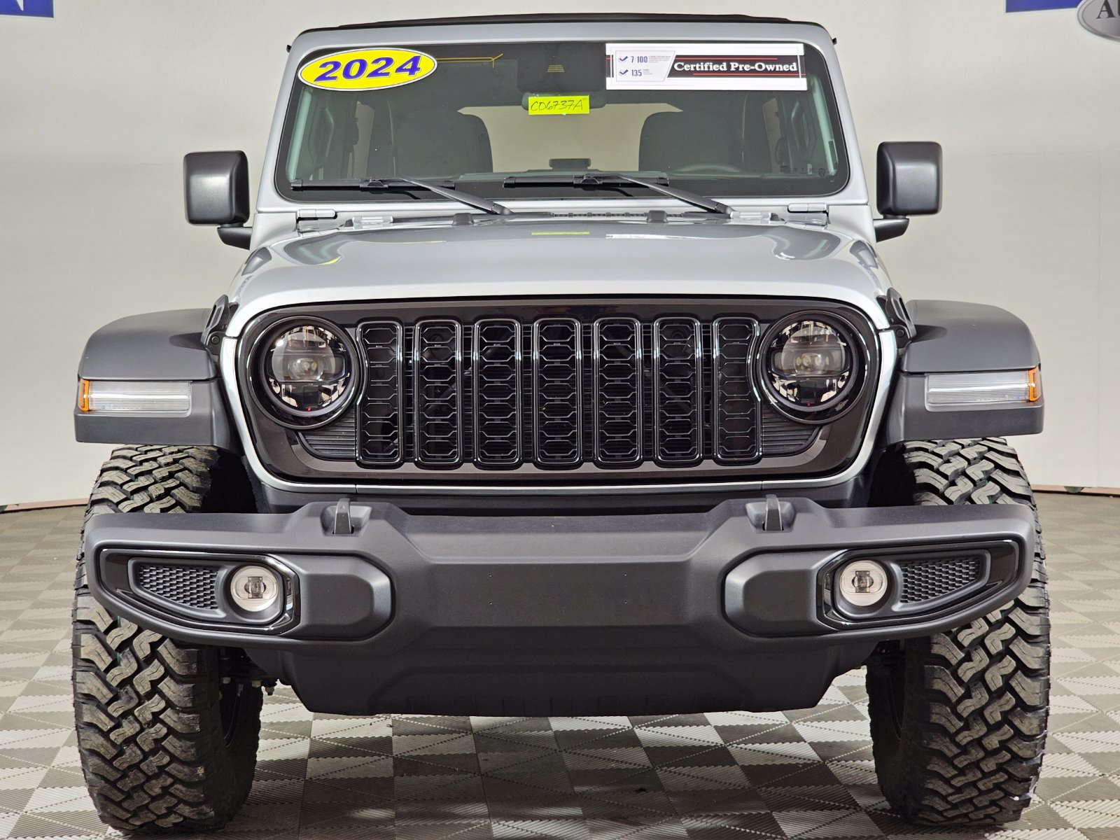 Used 2024 Jeep Wrangler Unlimited Sport AWD/4WD image 35