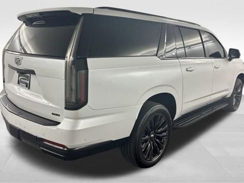 Used 2025 Cadillac Escalade ESV Sport w/ LPO, ONYX Package image 9