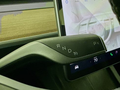 Used 2021 Tesla Model Y Long Range AWD/4WD image 24