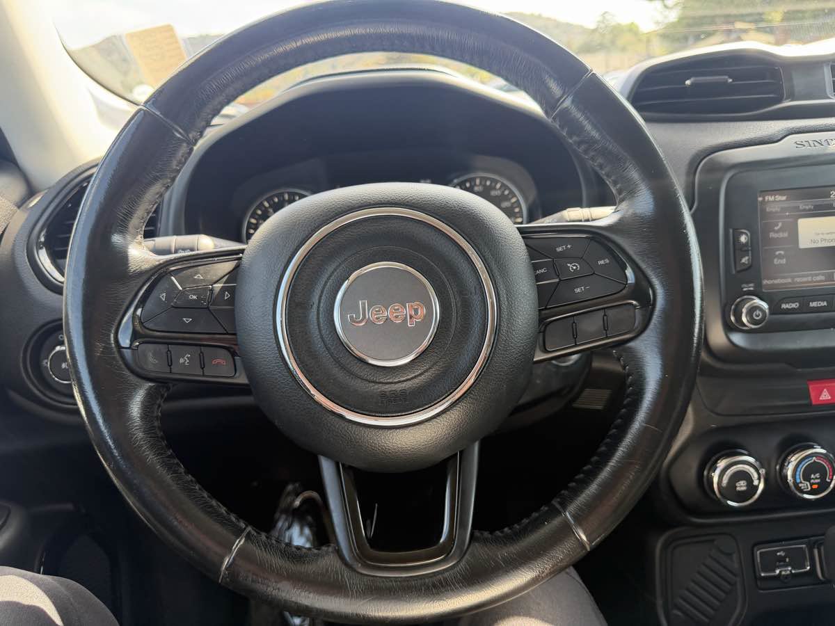 Used 2017 Jeep Renegade Altitude FWD image 12